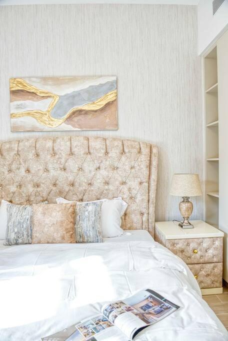 Luxury Living 1br At Sunset Creek 702 * Dubai